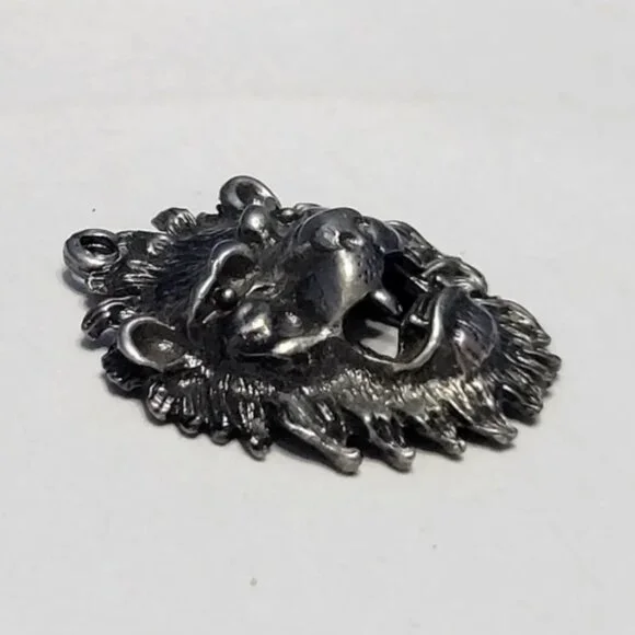 Vintage Silver Tone Metal Lion Head Pendant - Picture 4 of 5